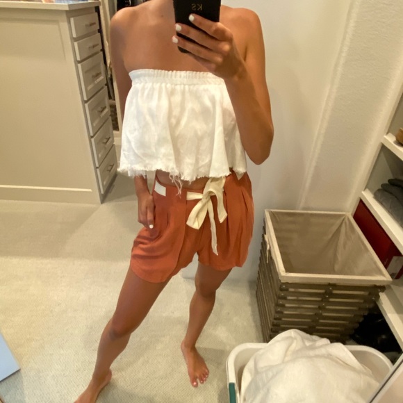 Pants - Tan shorts new size small
